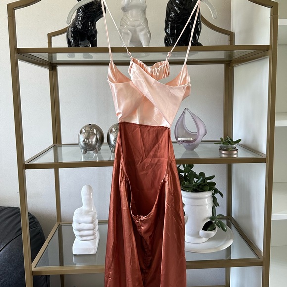 Satin cutout dress - Picture 4 of 8